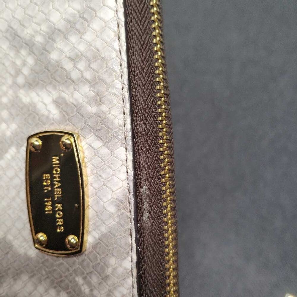 Michael Kors Python Embossed Zip Around Wallet Wristlet Clutch Silver XL - Picture 6 of 12